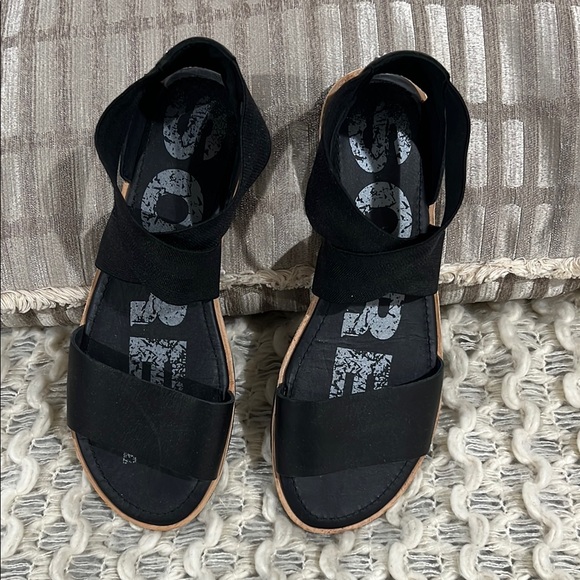 Sorel Black Sporty Ella III Ankle Strap Flat Sandals with Cushioned Footbed - Picture 4 of 10